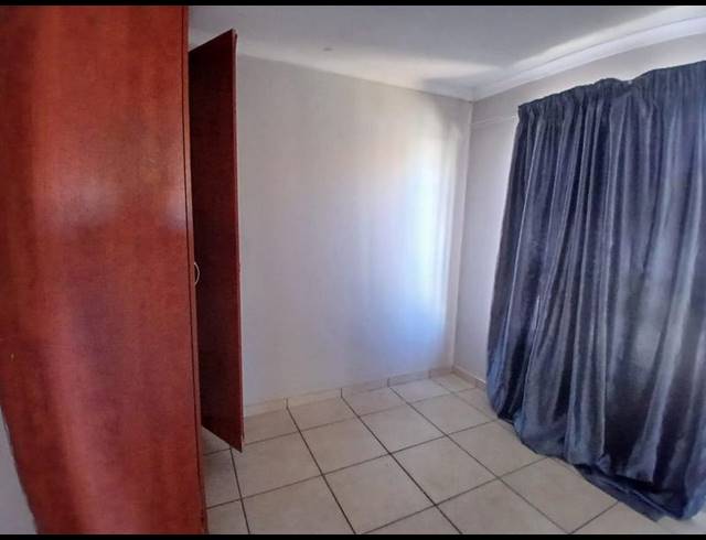 3 BEDROOM HOUSE FOR SALE IN OLIEVENHOUTBOSCH